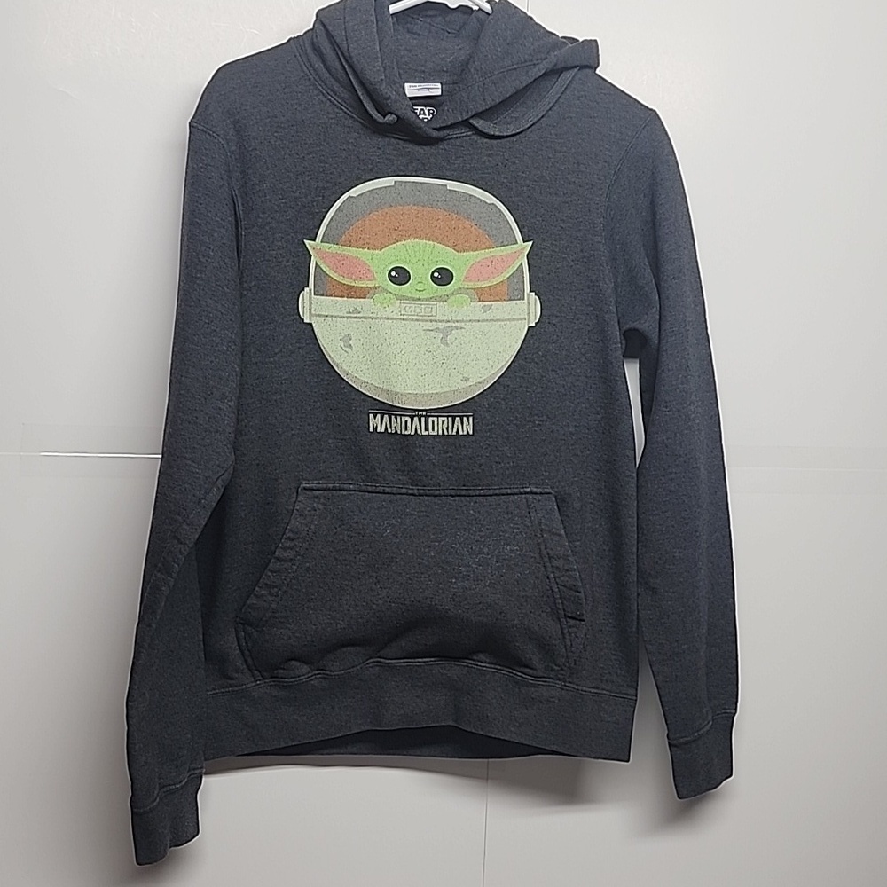 Port & Company Star Wars Mandalorian hooded sweatshirt & beanie. Sz S Warm&comfy